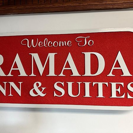 Ramada By Wyndham Saginaw Hotel & Suites Ngoại thất bức ảnh