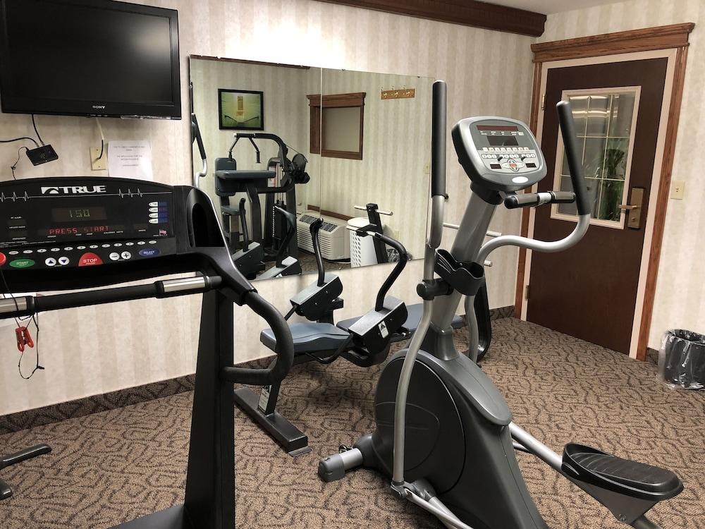 Ramada By Wyndham Saginaw Hotel & Suites Ngoại thất bức ảnh
