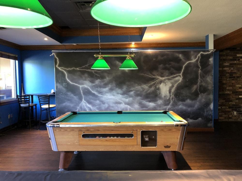 Ramada By Wyndham Saginaw Hotel & Suites Ngoại thất bức ảnh