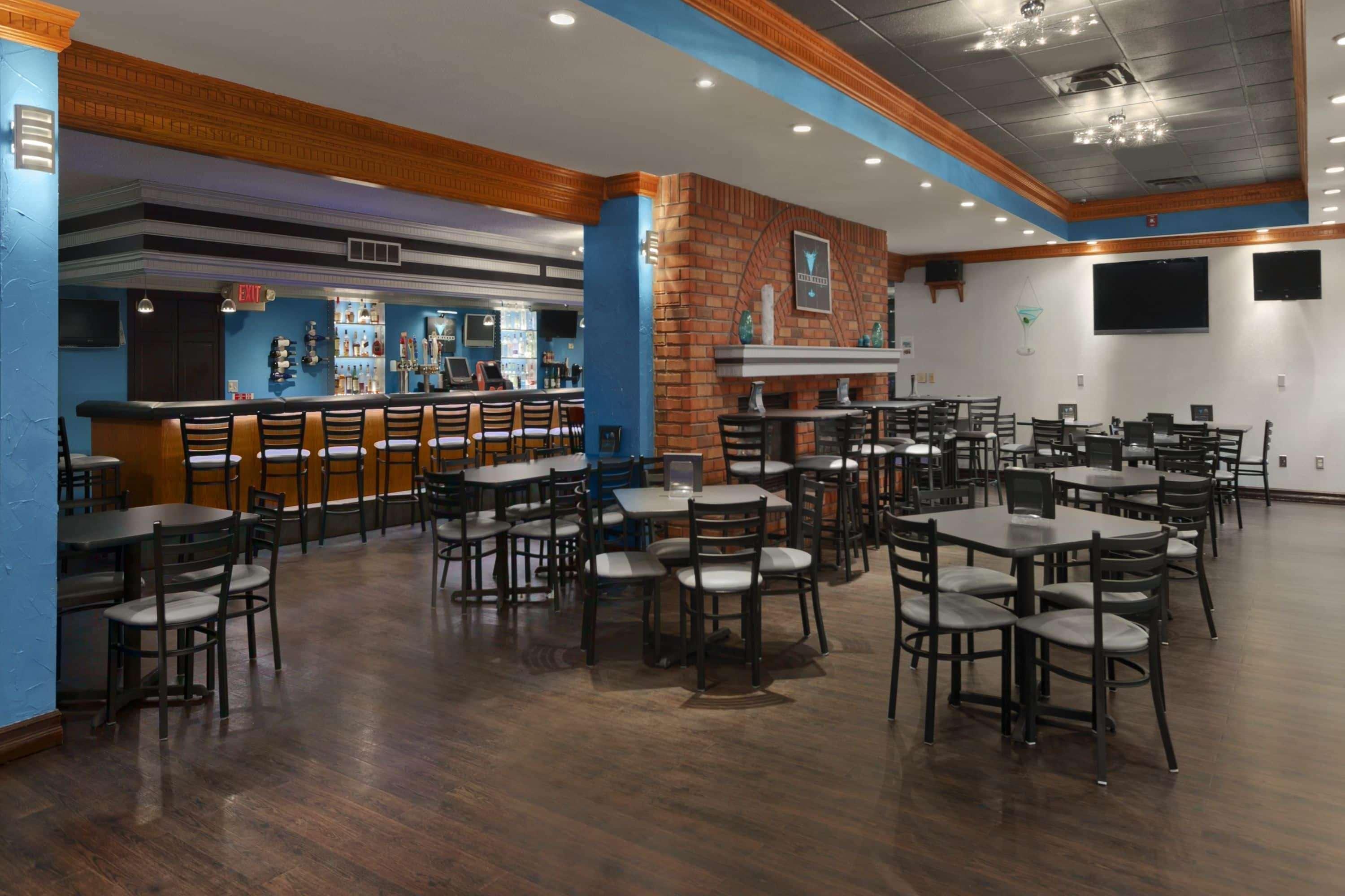 Ramada By Wyndham Saginaw Hotel & Suites Ngoại thất bức ảnh