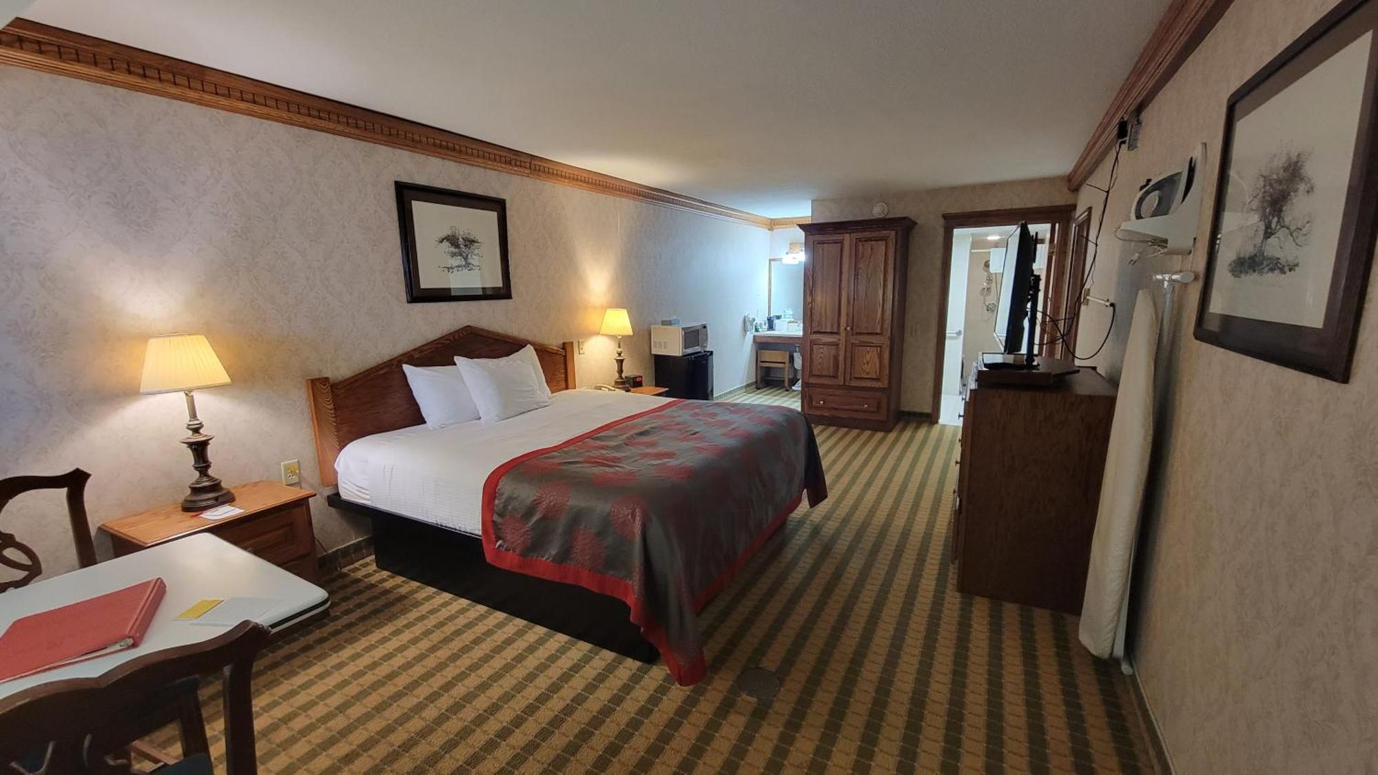 Ramada By Wyndham Saginaw Hotel & Suites Ngoại thất bức ảnh