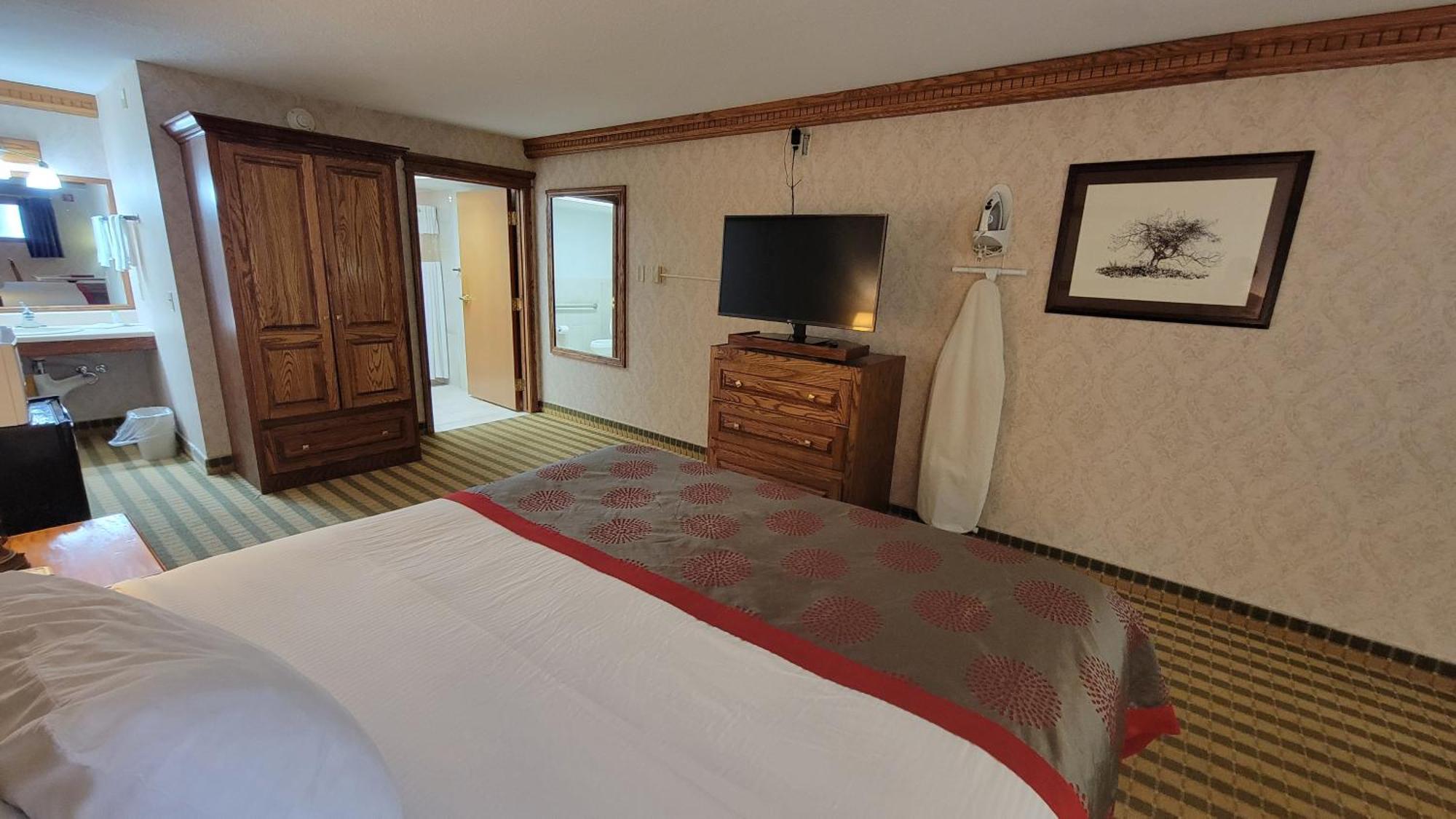 Ramada By Wyndham Saginaw Hotel & Suites Ngoại thất bức ảnh